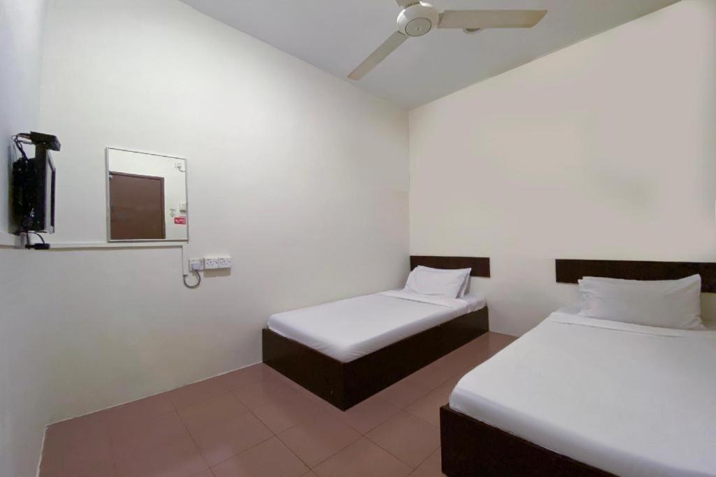 SPOT ON 89907 Motel Impian Seri Manjung Exterior foto