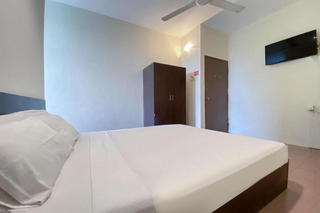 SPOT ON 89907 Motel Impian Seri Manjung Exterior foto